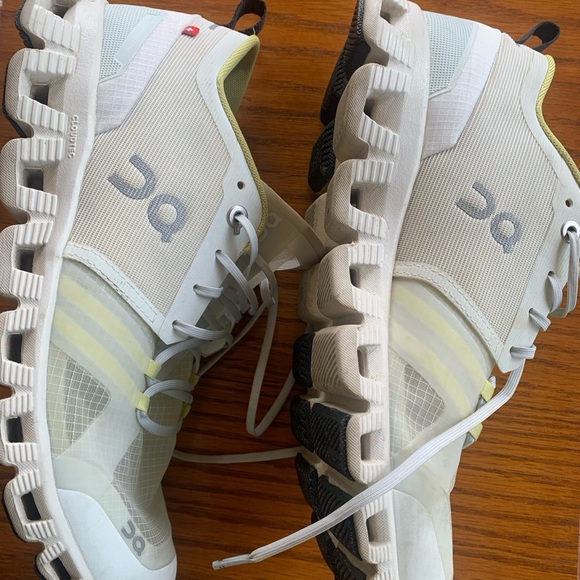 On Running Shoes - On Running Cloud X Shift in Light Yellow